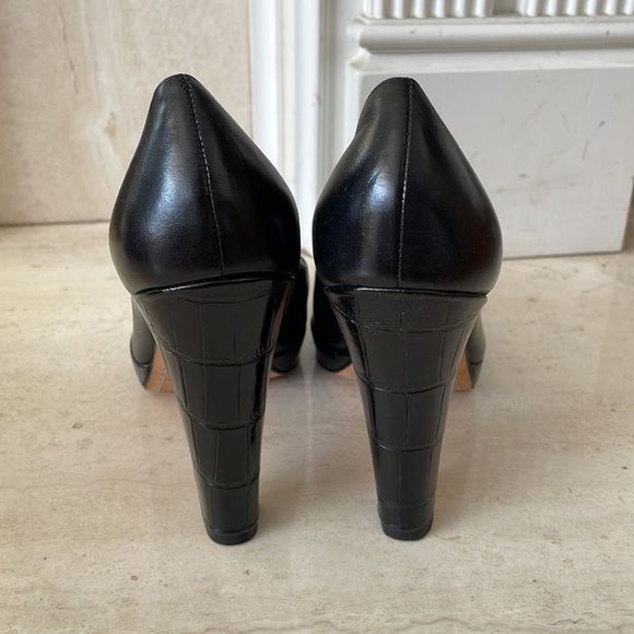 Imagine Vince Camuto Verinas Alligator Peep Toe Pumps - Picture 3 of 8